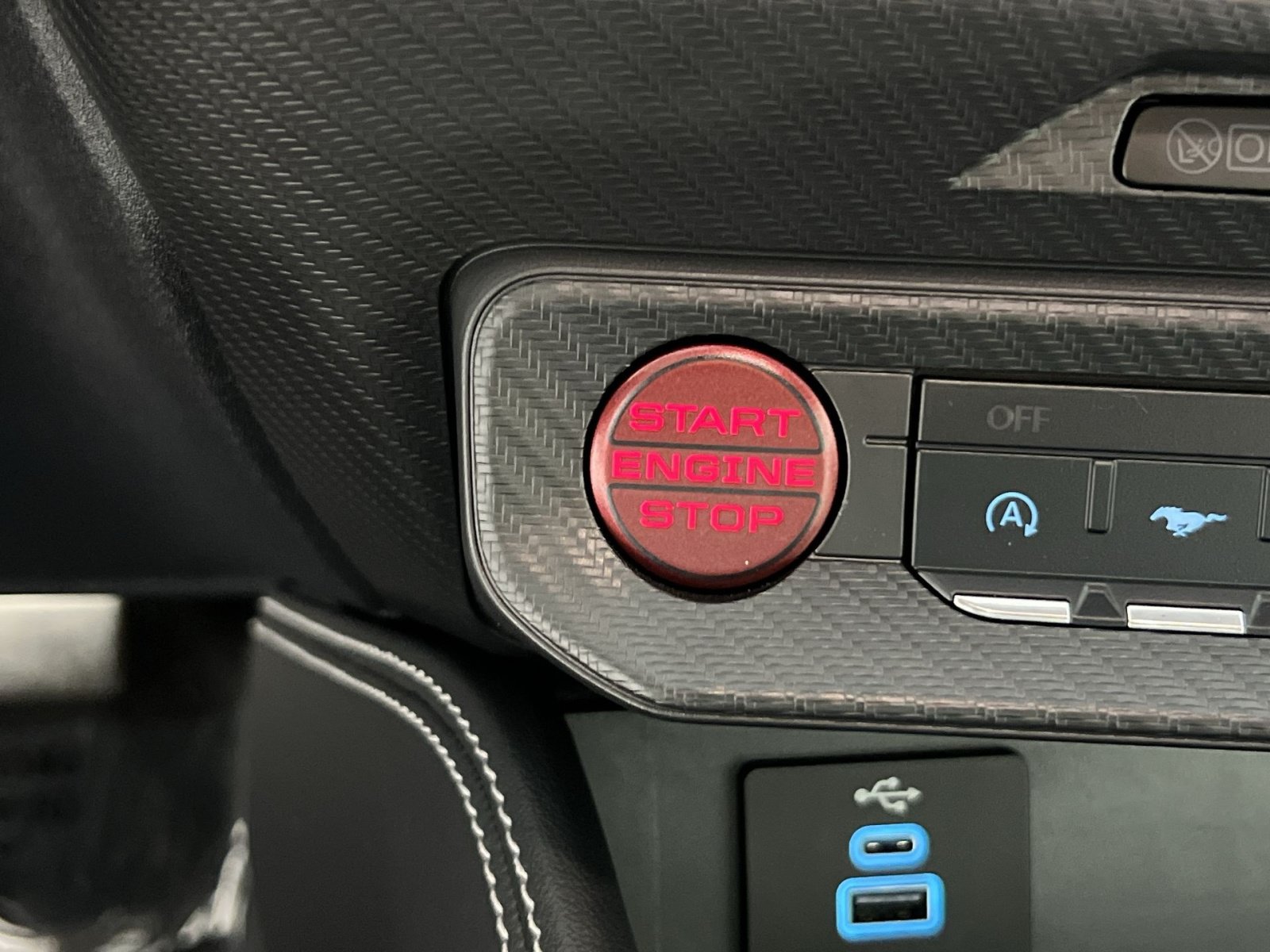 Used 2025 Ford Mustang GT Premium RWD image 36