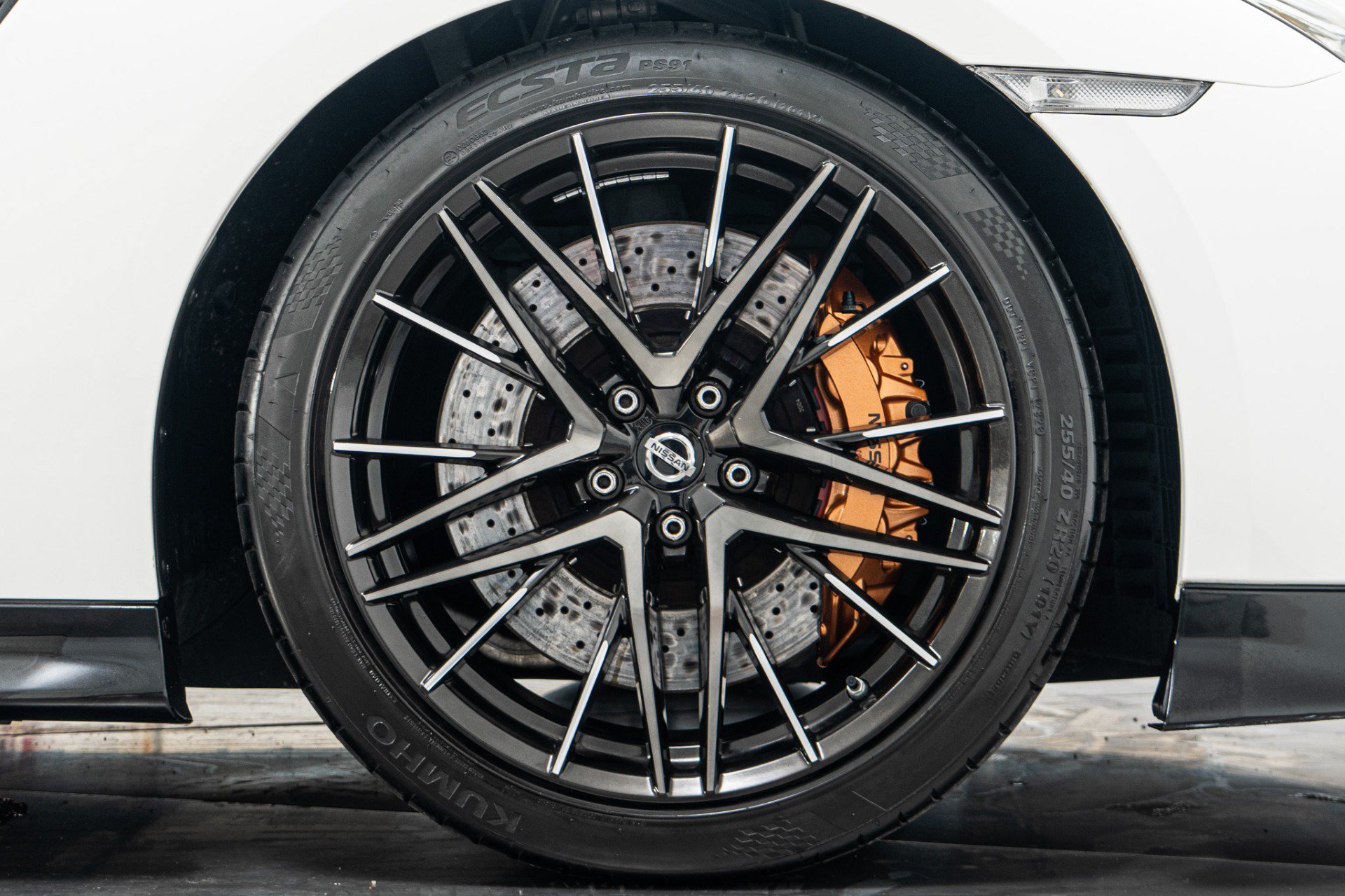 Used 2021 Nissan GT-R Premium AWD/4WD image 43