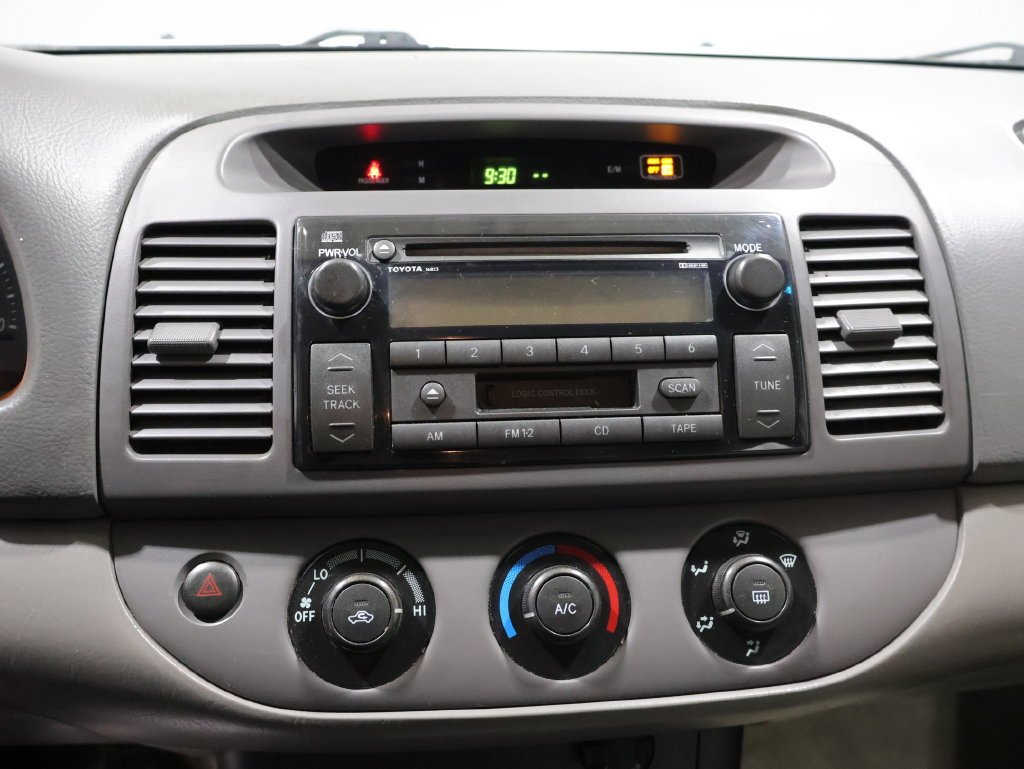 Used 2005 Toyota Camry LE FWD image 6