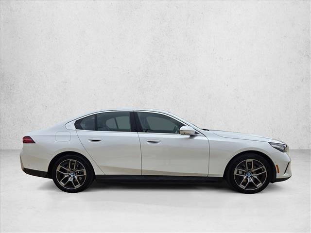 Used 2025 BMW i5 eDrive40i RWD image 3