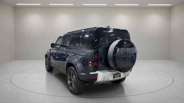 Used 2023 Land Rover Defender 110 SE image 6