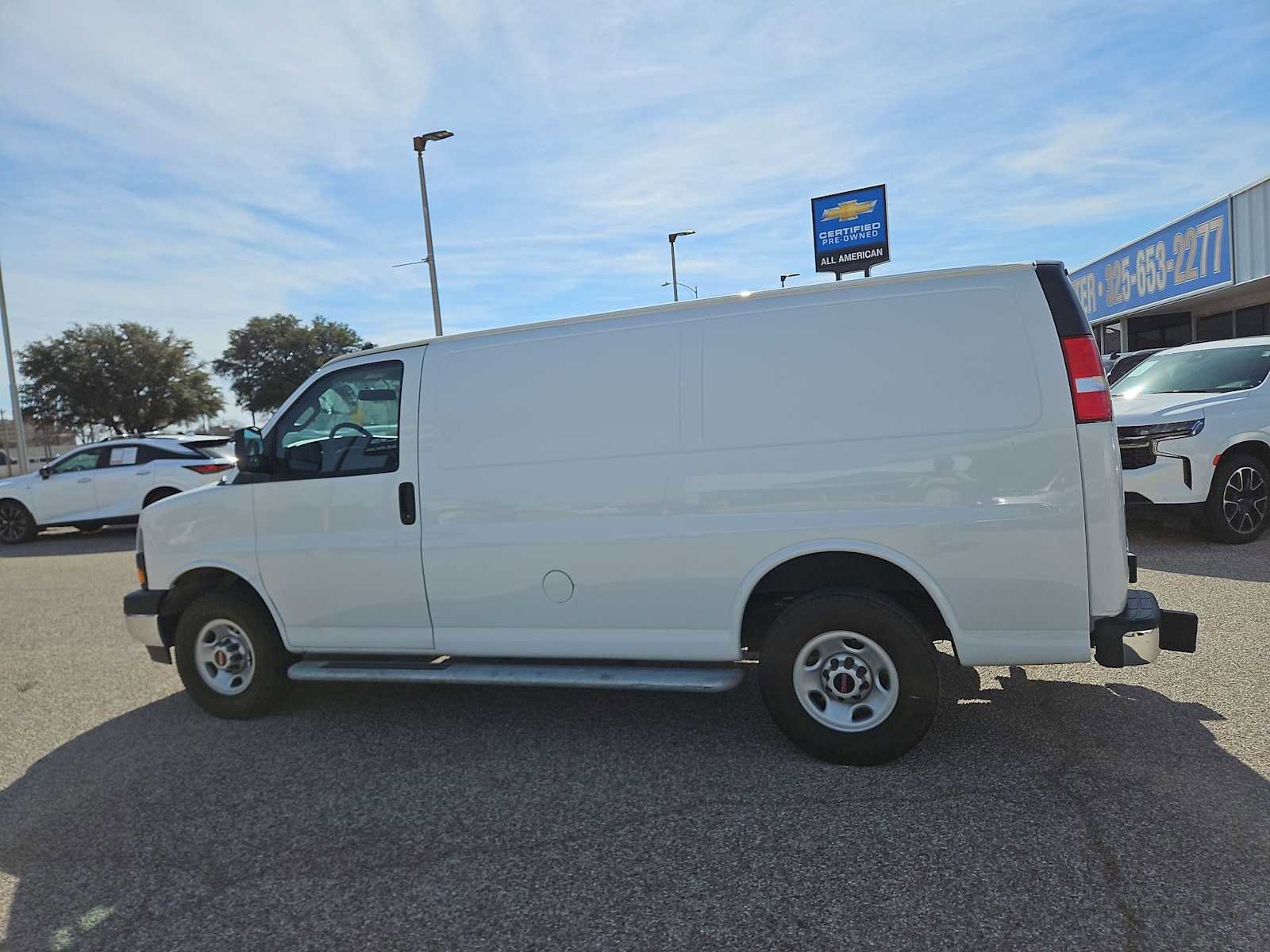 Used 2024 GMC Savana 2500 w/ Driver Convenience Package image 5