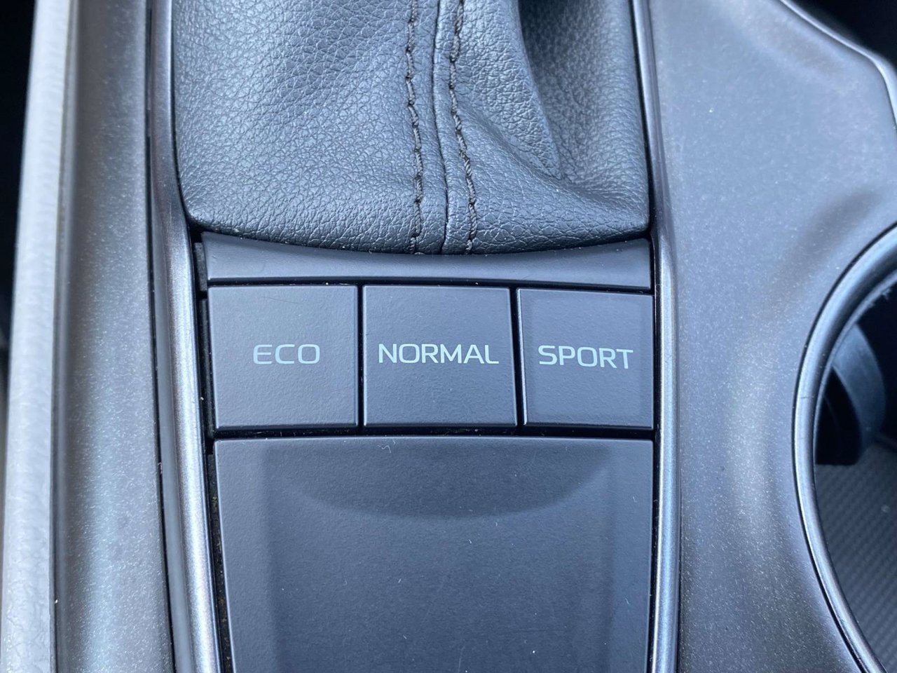 Used 2024 Toyota Camry SE FWD image 27