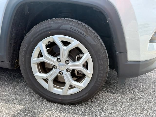 Used 2024 Jeep Compass Latitude AWD/4WD image 10