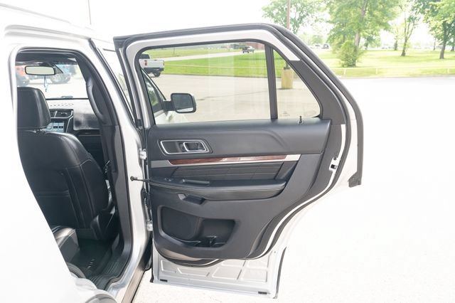 Used 2019 Ford Explorer Platinum AWD/4WD image 15