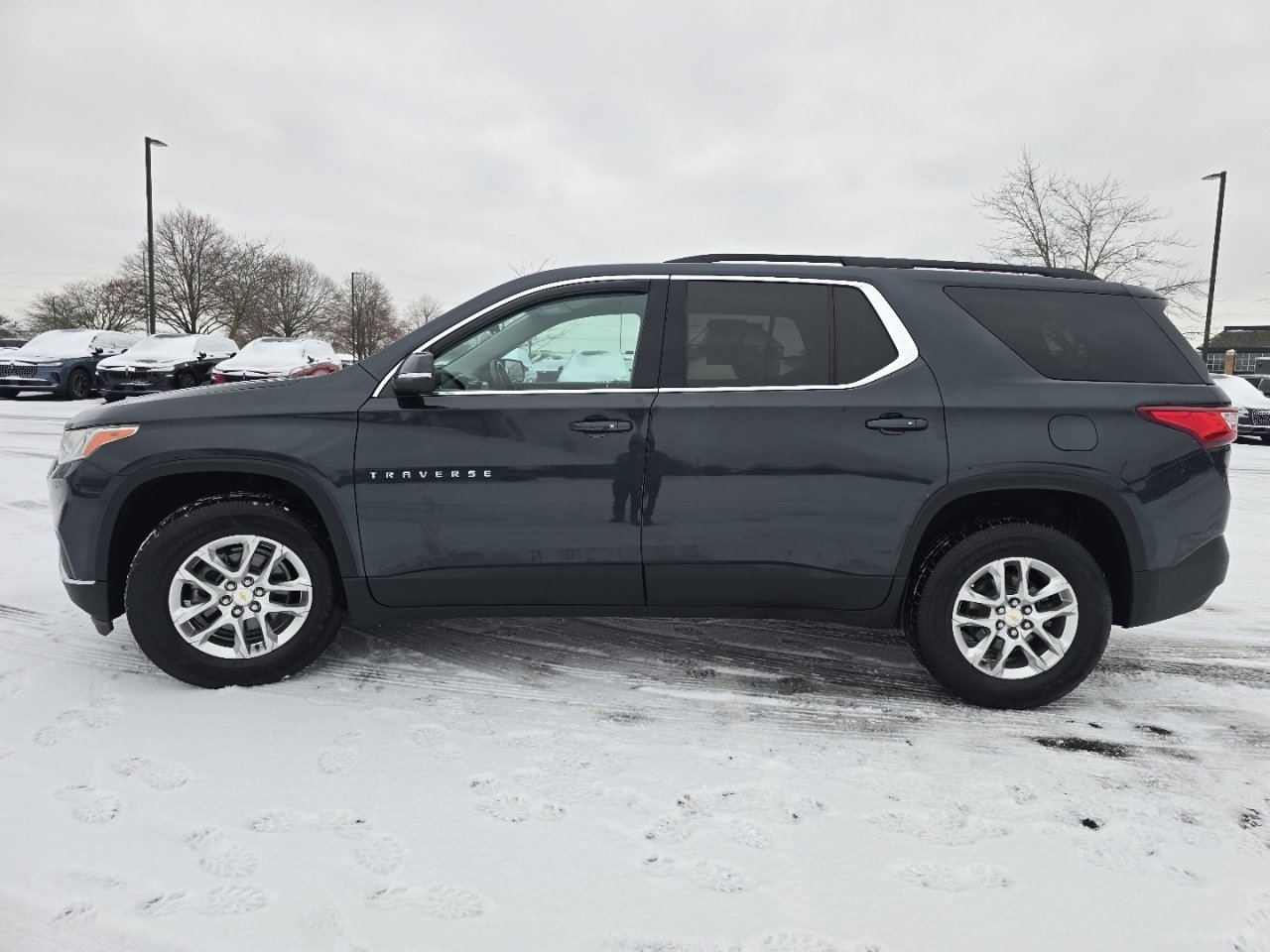 Used 2021 Chevrolet Traverse LT image 13