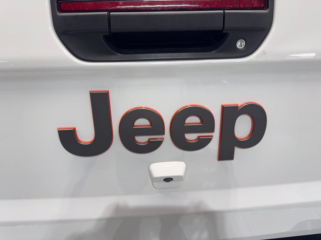 Used 2023 Jeep Gladiator Mojave w/ LED Lighting Group AWD/4WD image 22