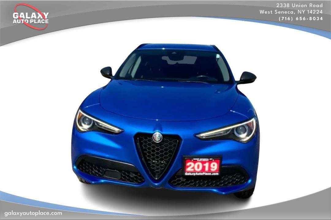 Used 2019 Alfa Romeo Stelvio Ti w/ TI Performance Package AWD/4WD image 2