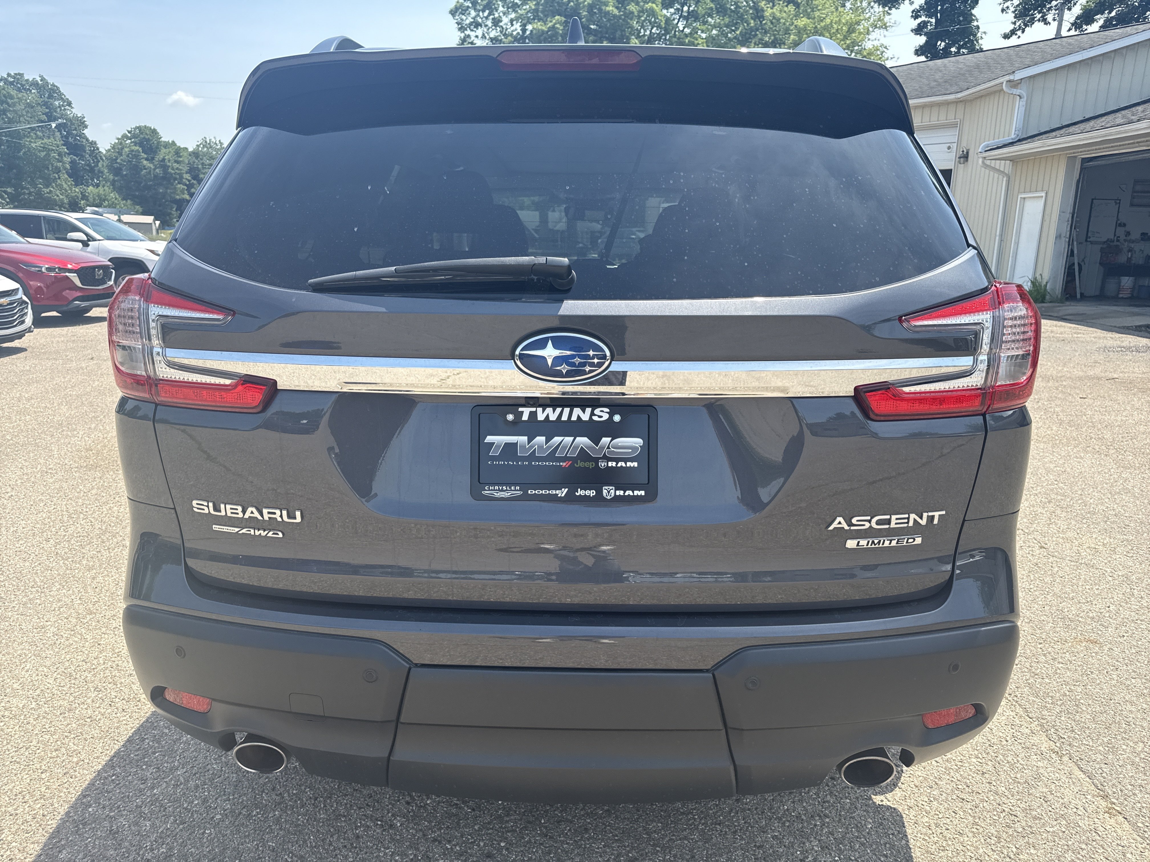 Used 2023 Subaru Ascent Limited w/ Technology Package AWD/4WD image 6