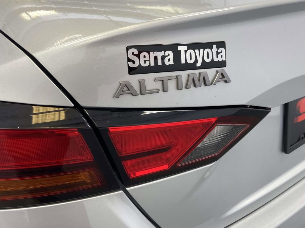 Used 2024 Nissan Altima 2.5 SV FWD image 10