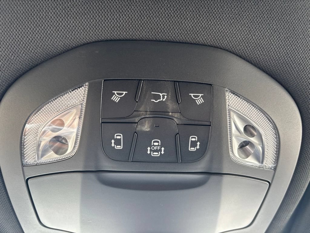 New 2027 Chrysler Pacifica Select FWD image 5
