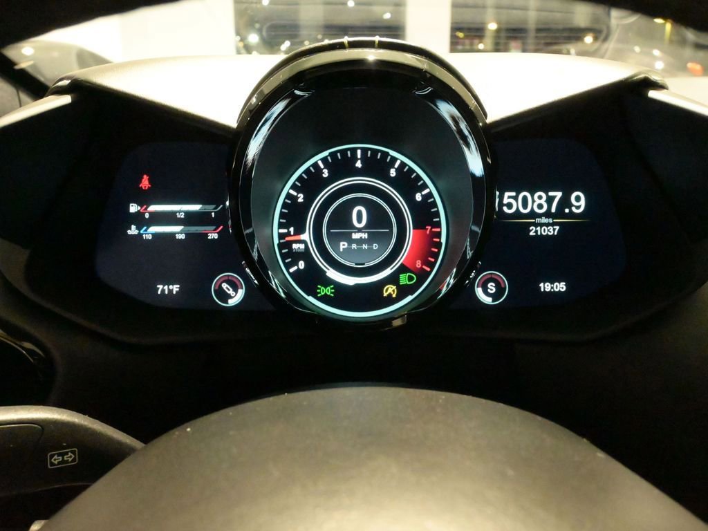 Used 2019 Aston Martin V8 Vantage Coupe RWD image 29