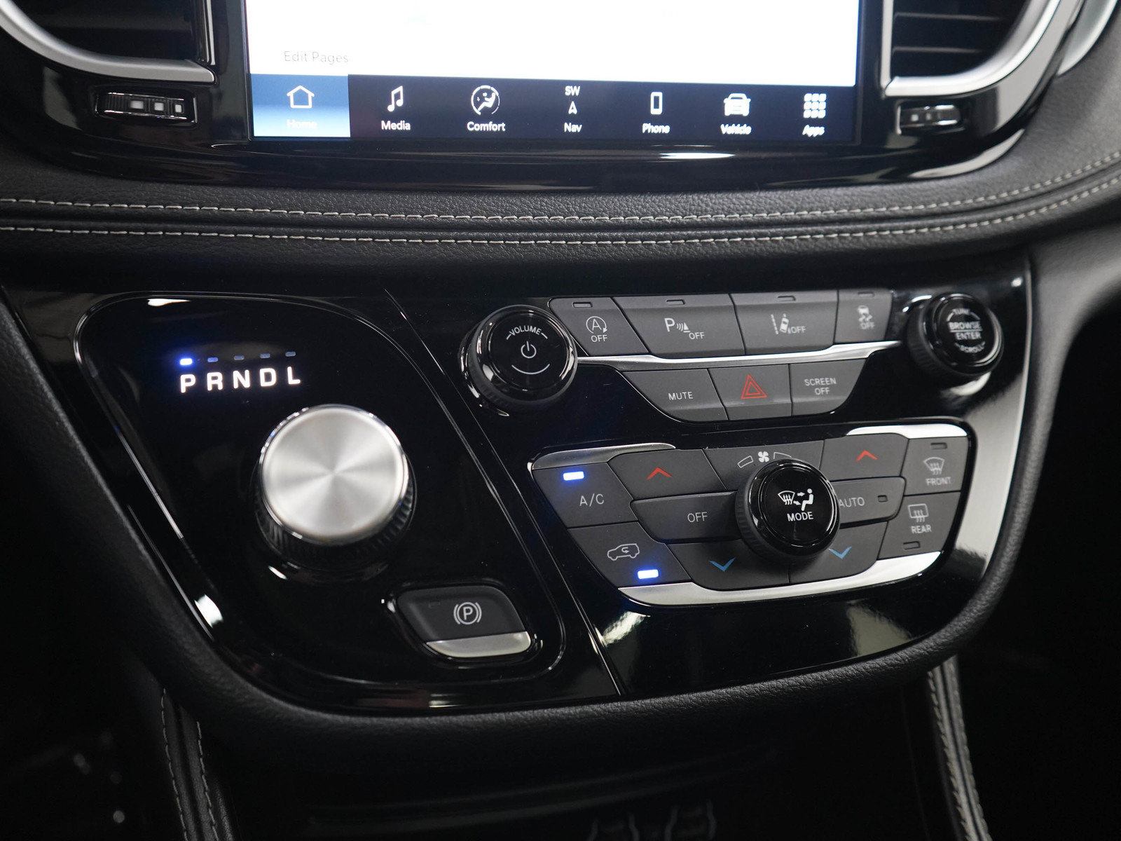 Used 2025 Chrysler Pacifica Limited FWD image 25