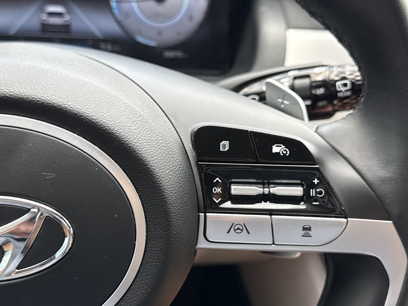 Certified 2024 Hyundai Tucson Limited FWD image 25