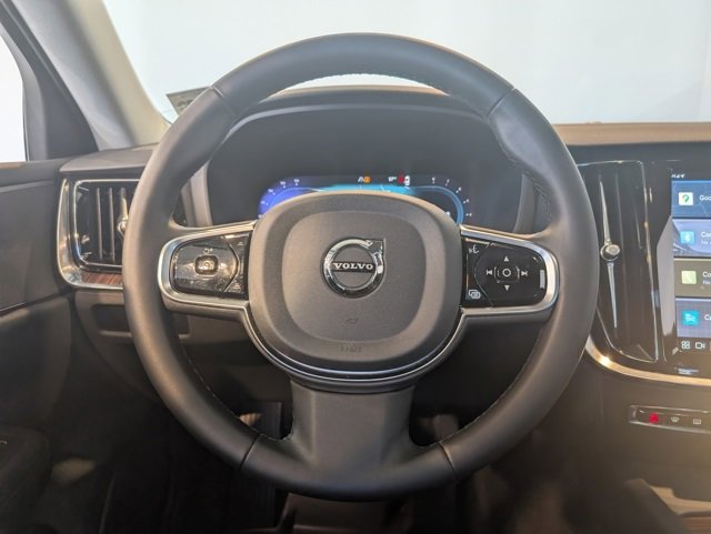 Used 2024 Volvo V60 B5 Cross Country Plus image 17