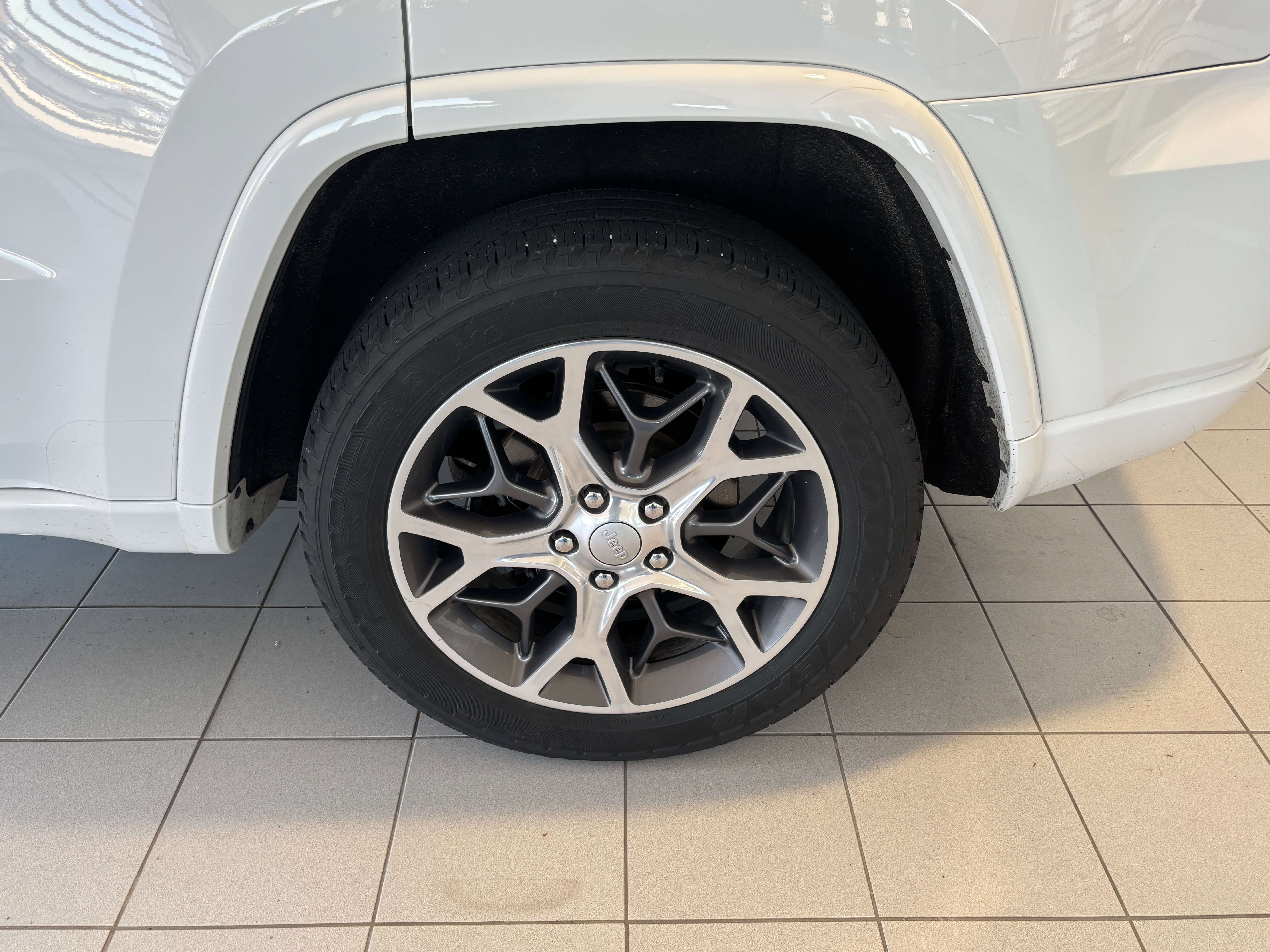 Used 2020 Jeep Grand Cherokee Overland image 6