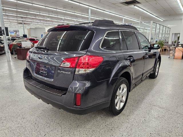 Used 2013 Subaru Outback 2.5i Premium AWD/4WD image 4
