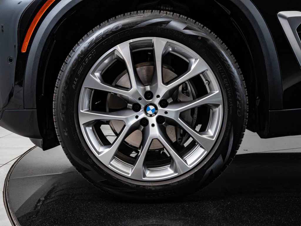 Used 2024 BMW X5 xDrive40i w/ Premium Package image 13
