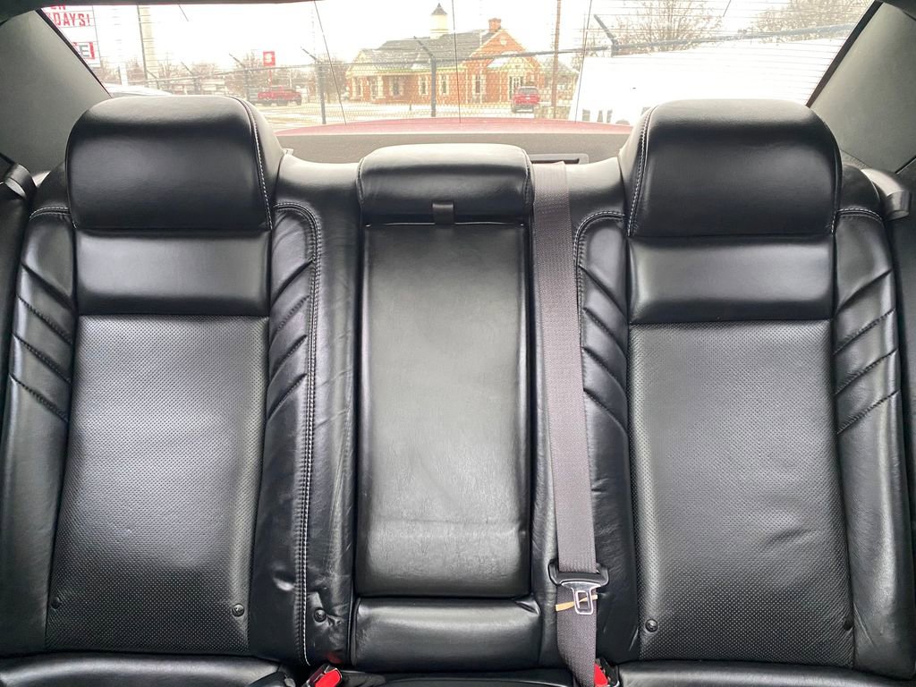 Used 2023 Chrysler 300 C image 33