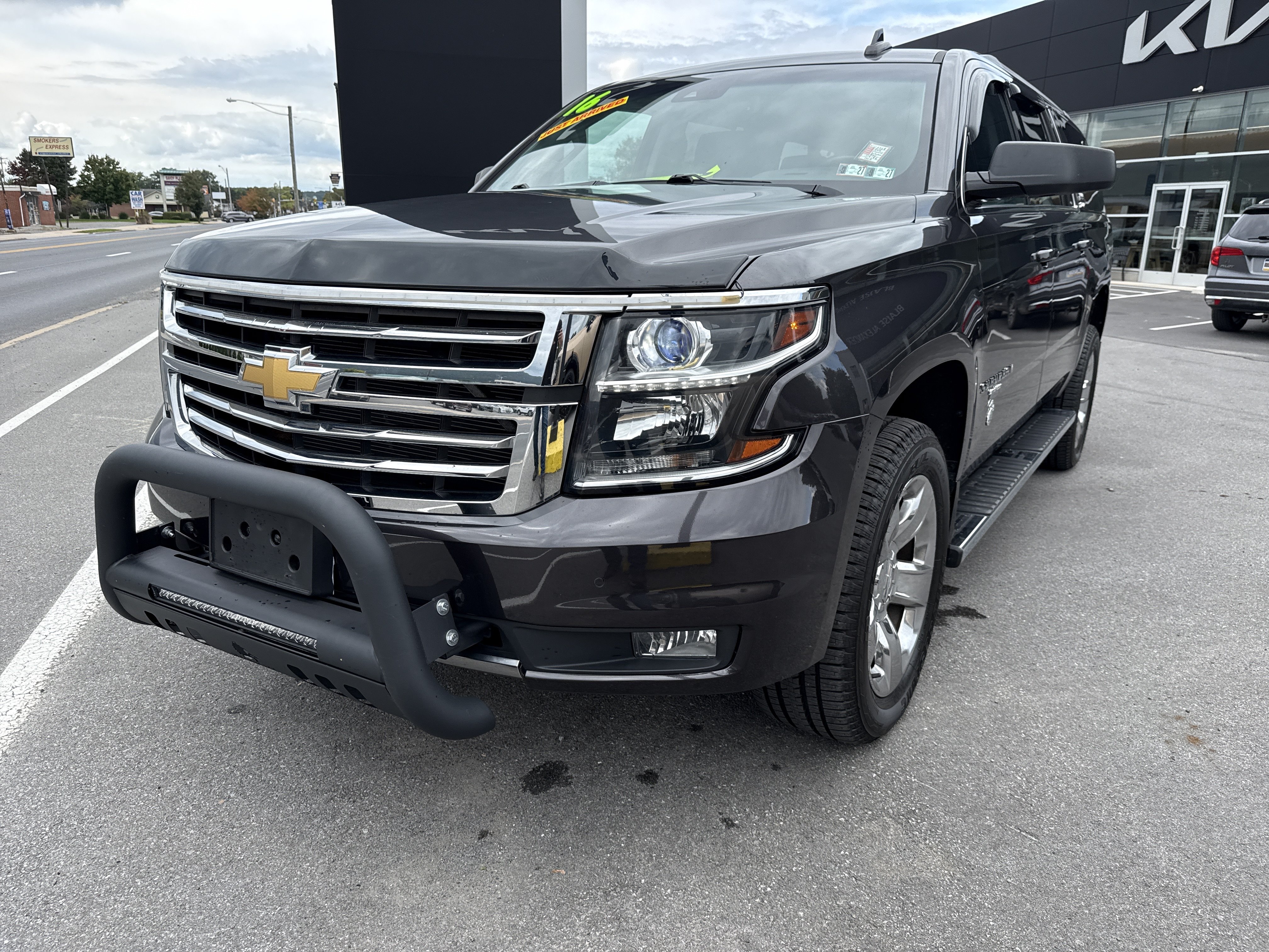 Used 2016 Chevrolet Suburban LT AWD/4WD image 9
