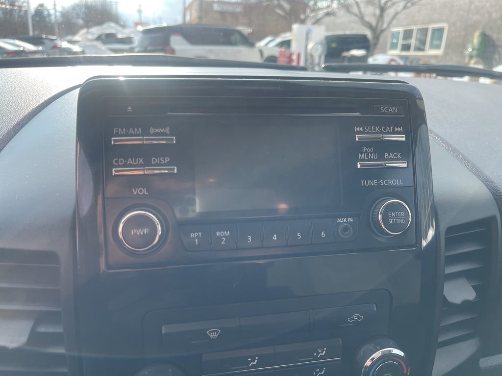 Used 2014 Nissan Titan SV w/ SV Value Truck Package image 12