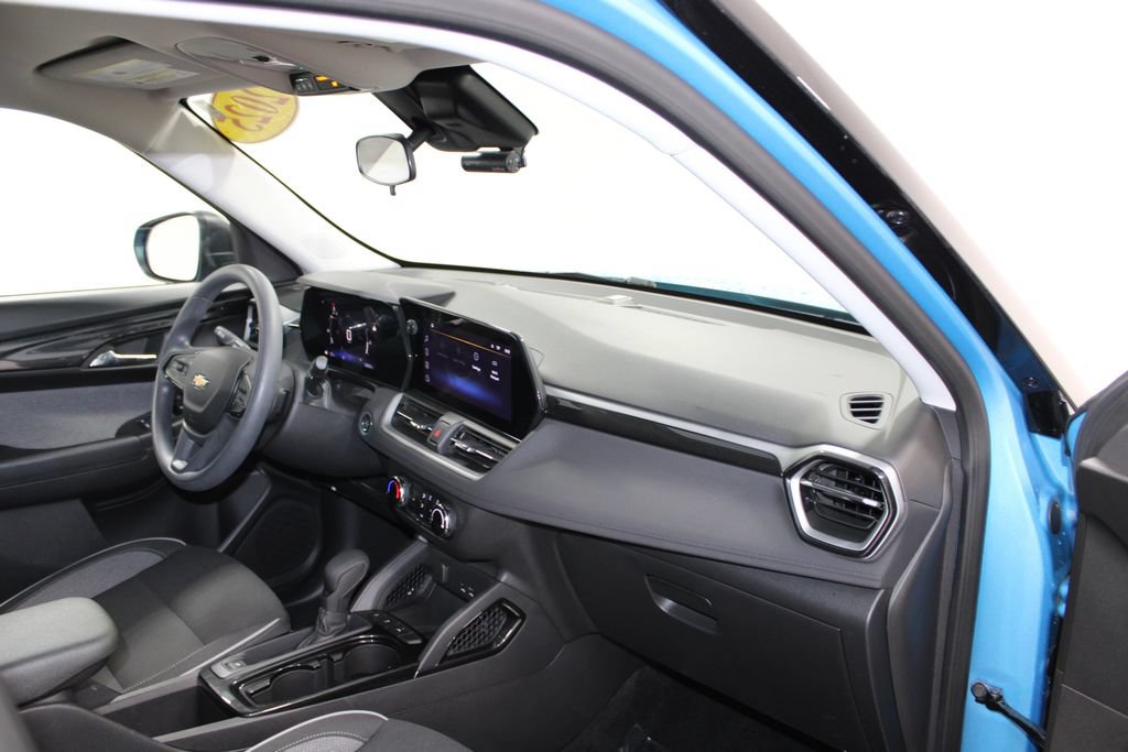 Used 2025 Chevrolet TrailBlazer LS w/ LS Convenience Package FWD image 26