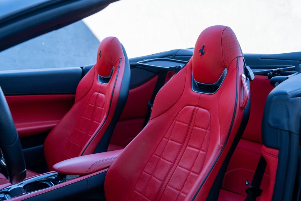 Certified 2022 Ferrari Portofino M image 33