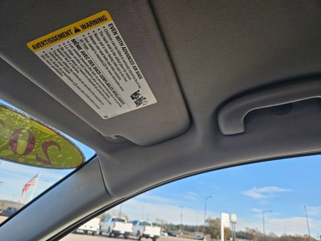 Used 2024 GMC Terrain SLE image 21