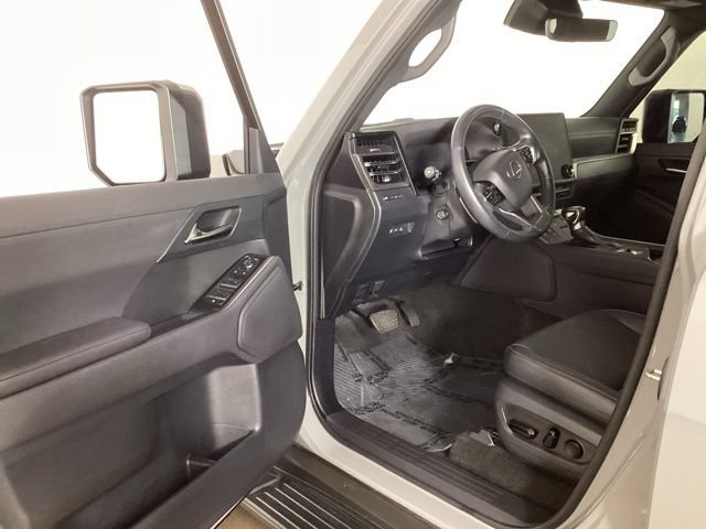 Used 2024 Lexus GX 550 w/ Cold Area Package AWD/4WD image 9