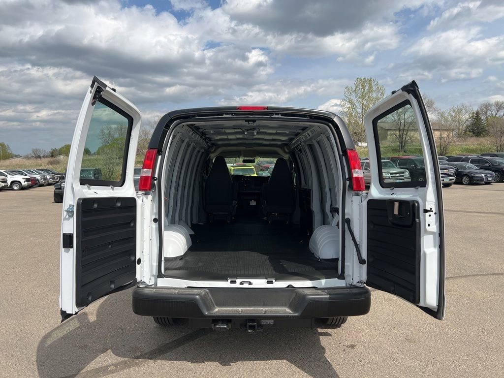 New 2026 Chevrolet Express 3500 Extended w/ Driver Convenience Package RWD image 23