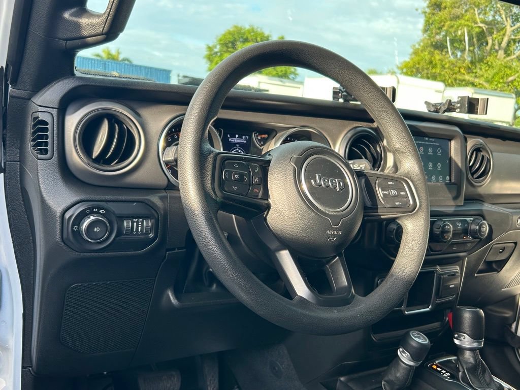 Used 2022 Jeep Wrangler Sport AWD/4WD image 29