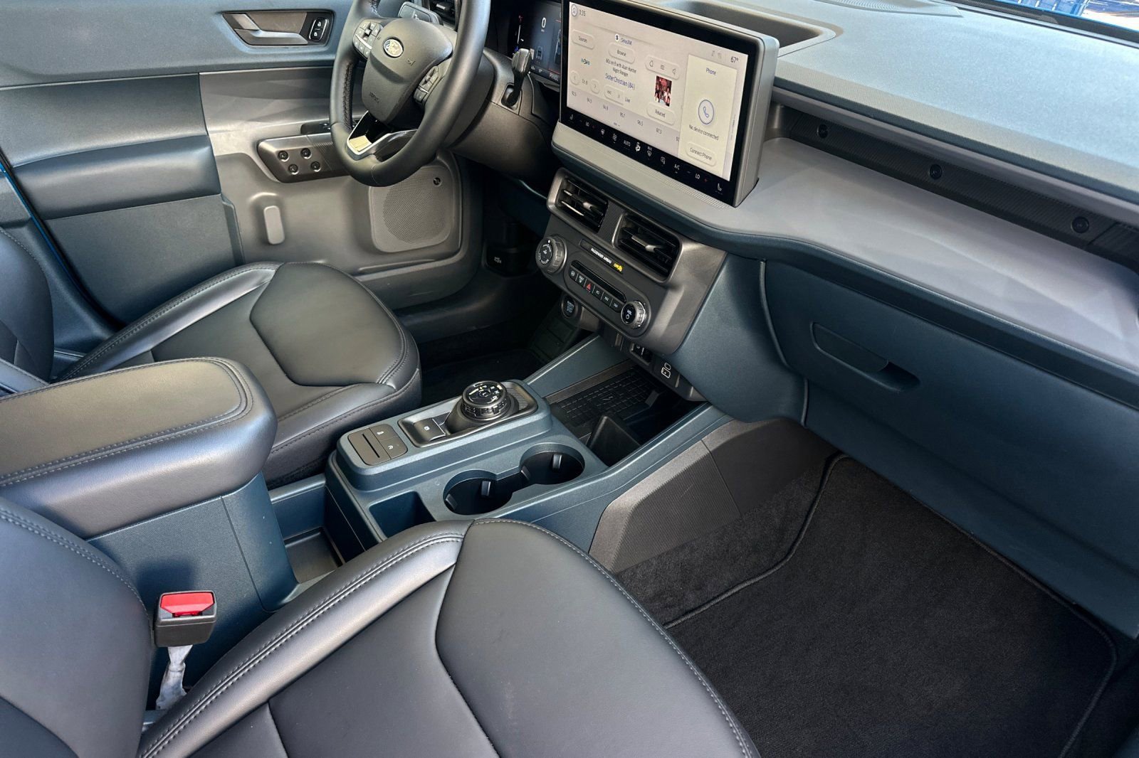 Certified 2025 Ford Maverick Lariat w/ Black Appearance Package image 14