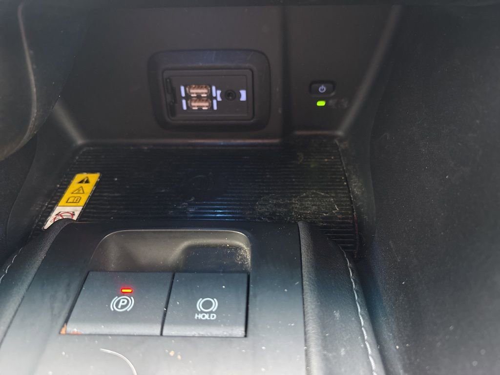 Used 2021 Toyota Venza XLE image 30