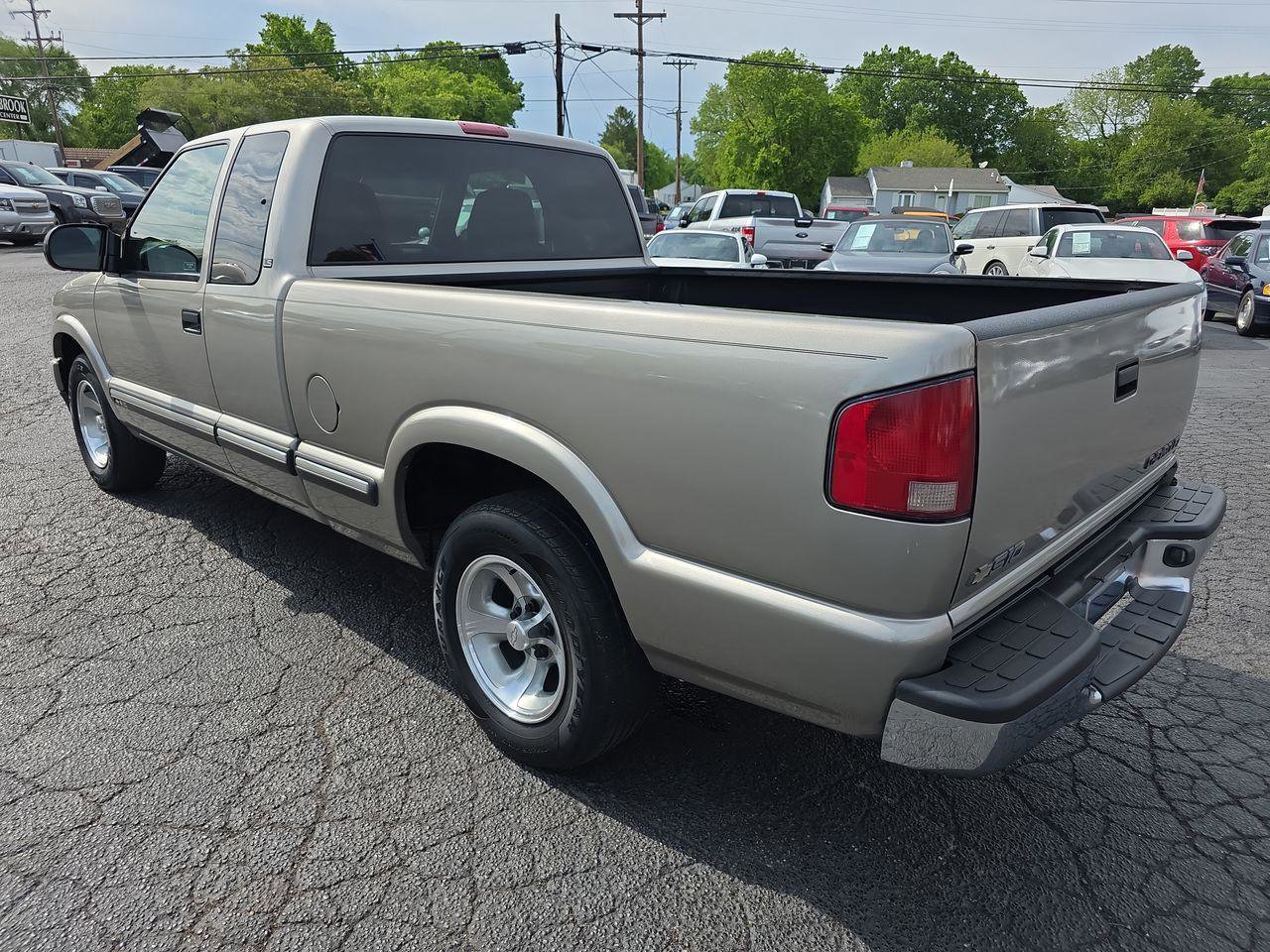 Used 2000 Chevrolet S10 Pickup LS w/ Preferred Equipment Group RWD image 20