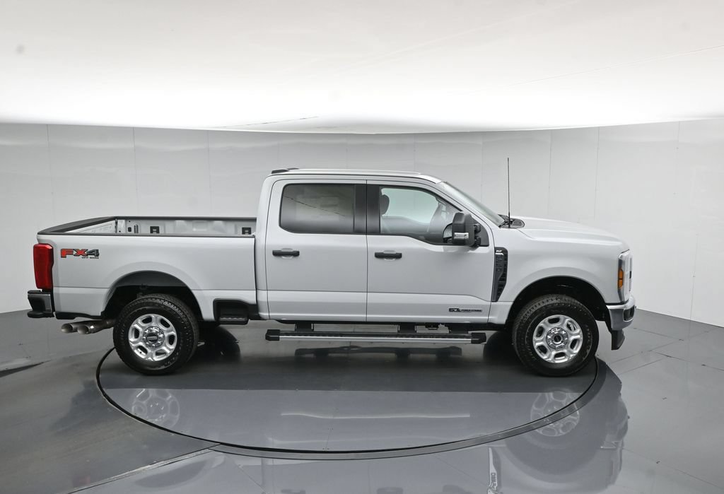 New 2026 Ford F250 XLT w/ FX4 Off-Road Package AWD/4WD image 38