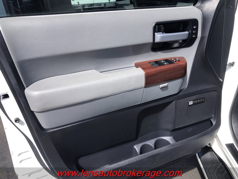 Used 2017 Toyota Sequoia Platinum AWD/4WD image 9