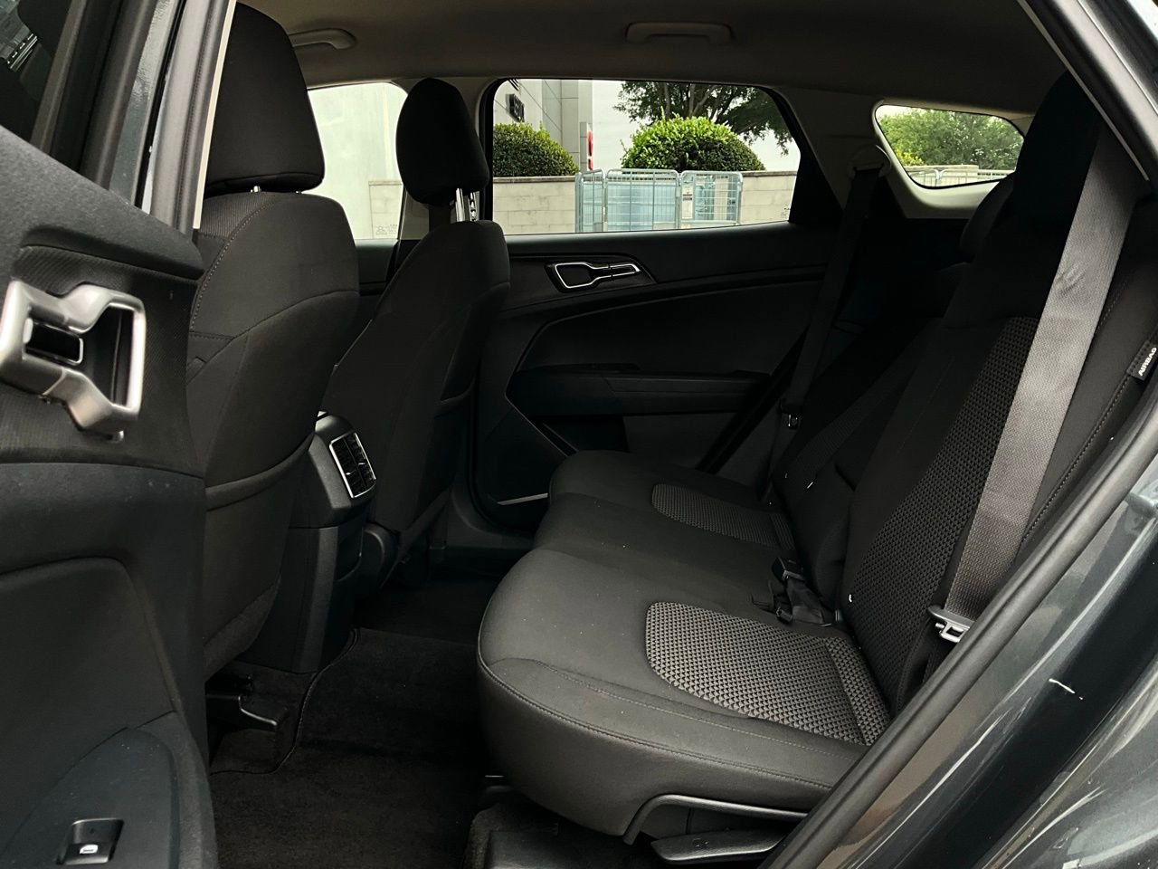 Used 2025 Kia Sportage LX FWD image 11