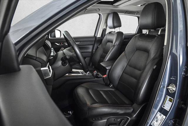 Used 2023 MAZDA CX-5 Carbon Edition image 17