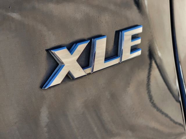 Used 2019 Toyota RAV4 XLE Premium image 7