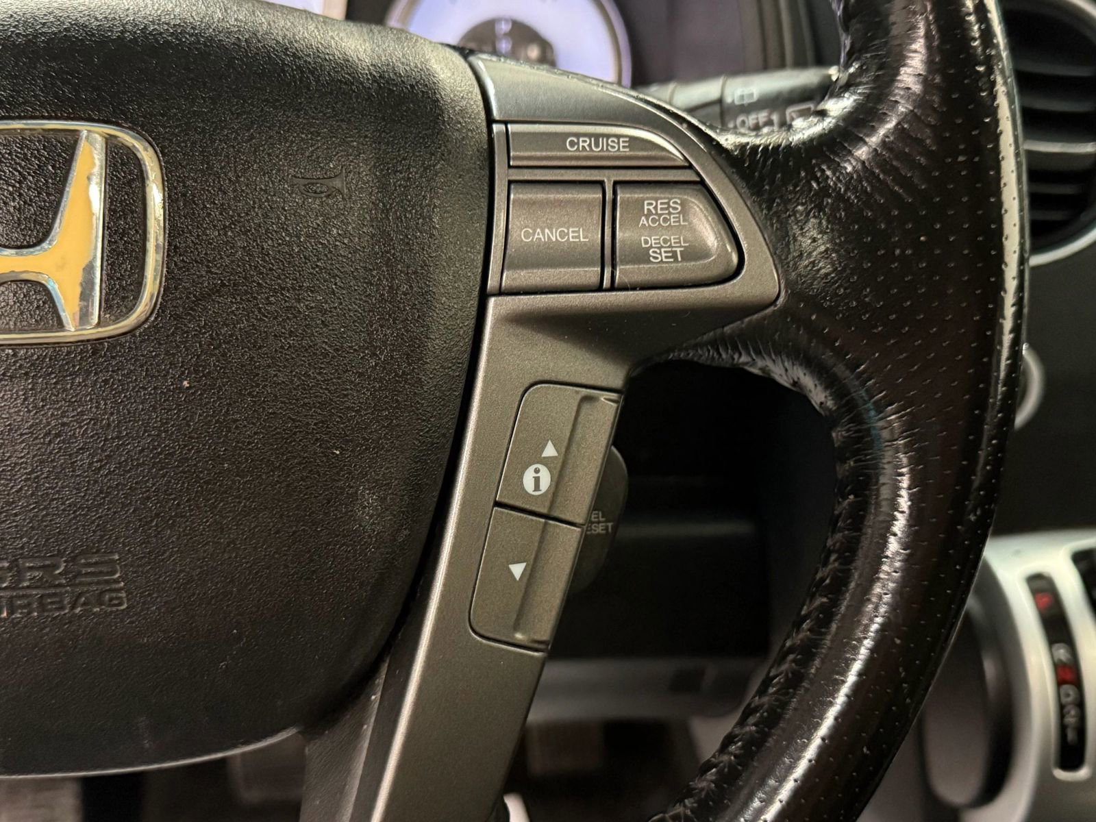 Used 2010 Honda Pilot Touring image 30