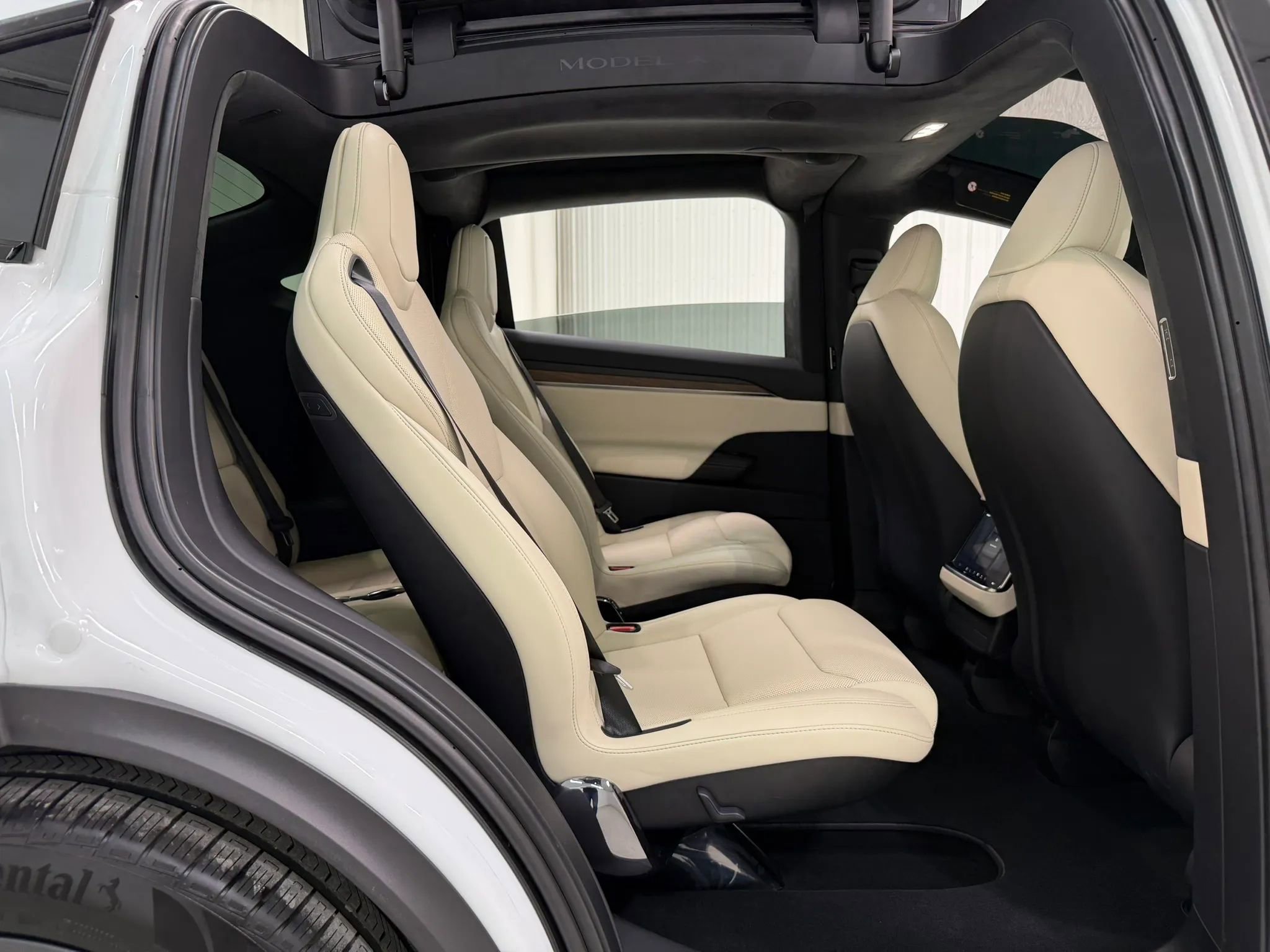 Used 2026 Tesla Model X Sport Utility 4D image 21