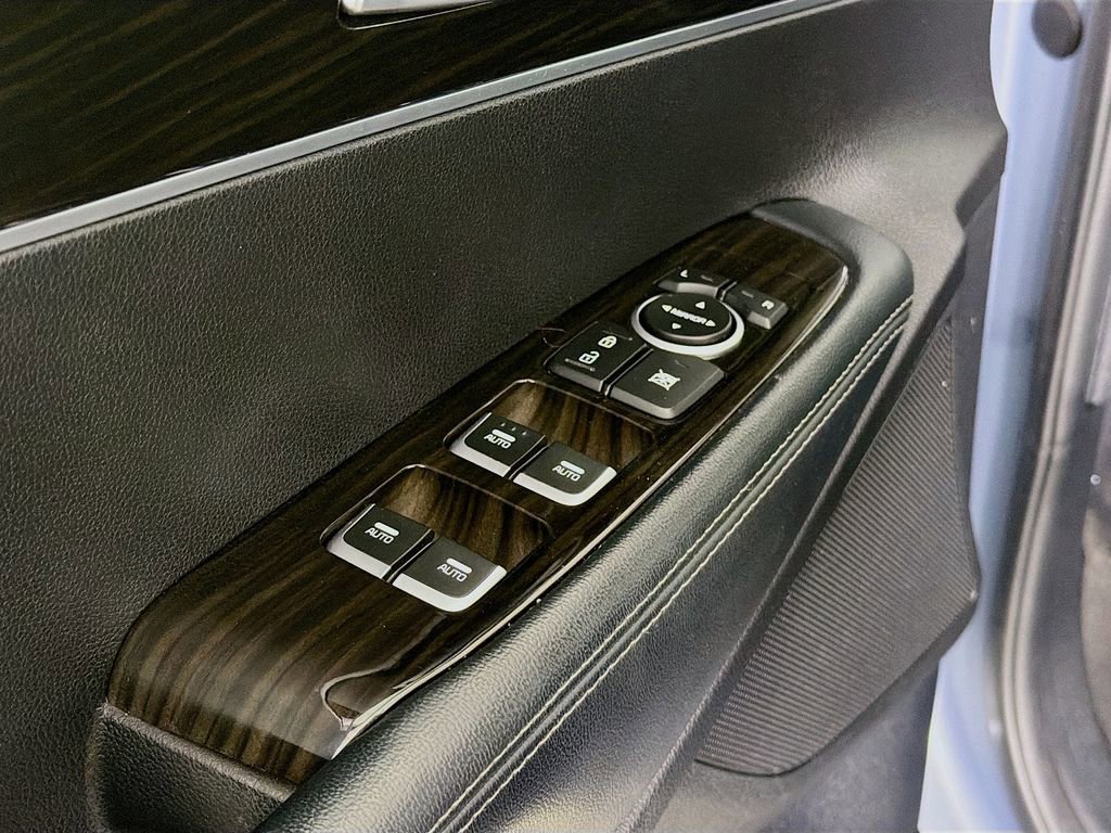 Used 2020 Kia Sorento LX image 20