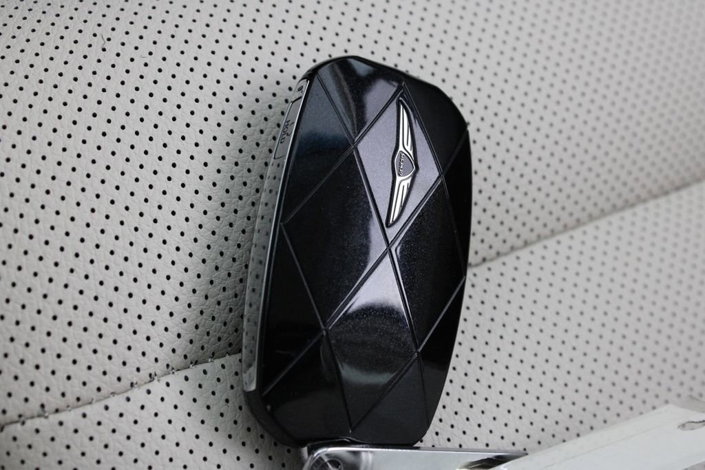 Used 2026 Genesis GV70 2.5T Select image 31