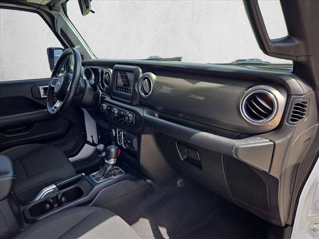 Used 2018 Jeep Wrangler Unlimited Sahara AWD/4WD image 19