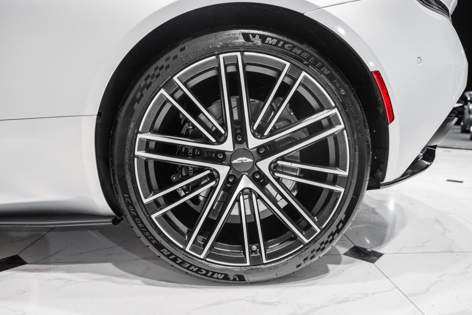 Used 2024 Aston Martin DB12 V8 image 42