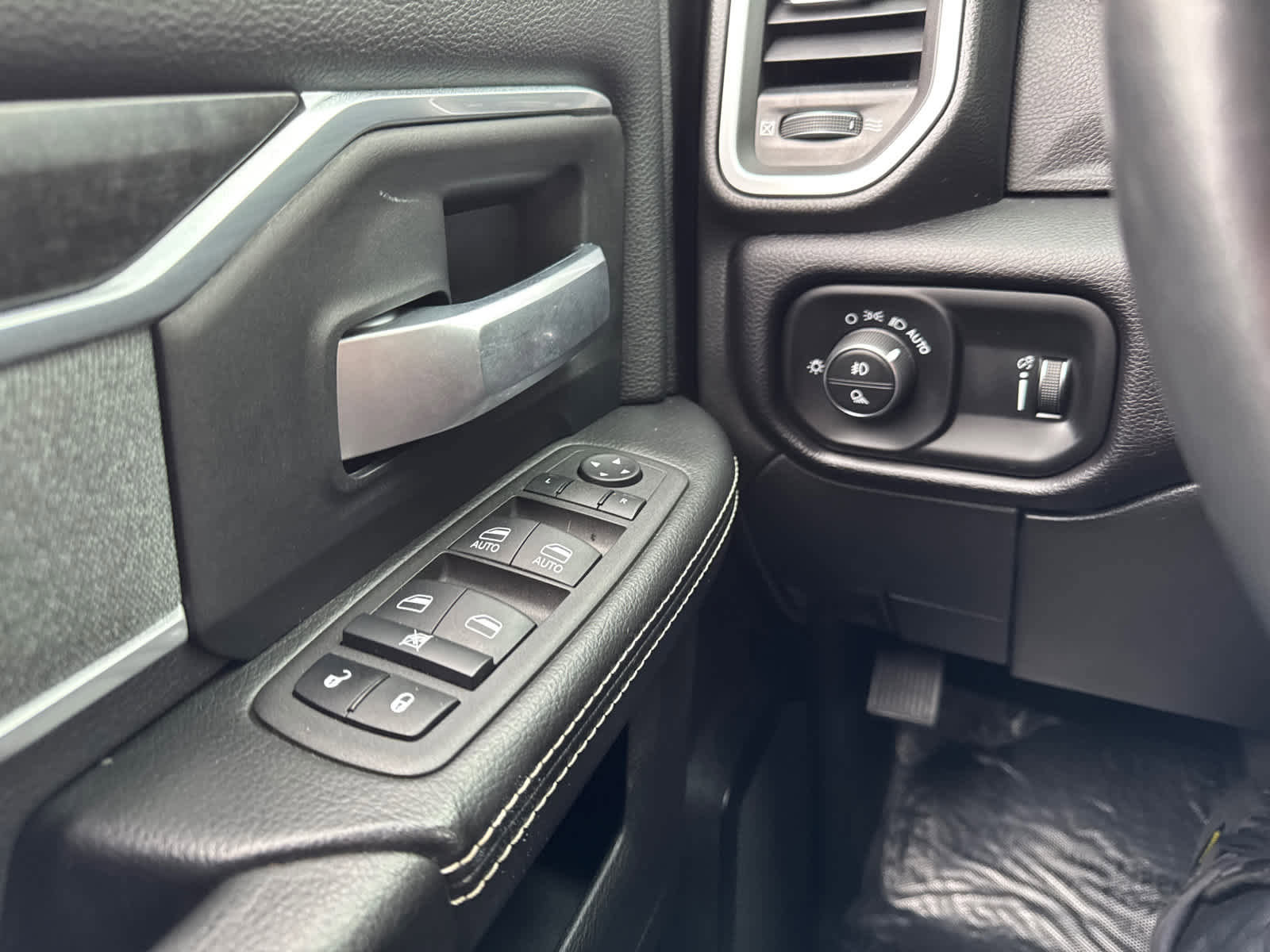 Used 2022 RAM 2500 Big Horn w/ Night Edition image 21