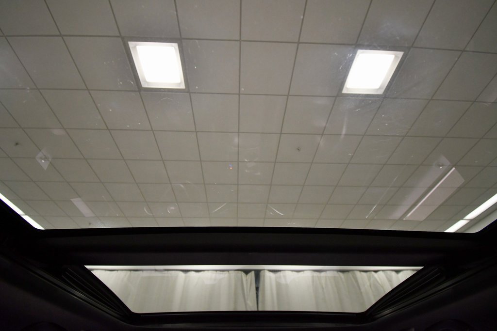 Used 2020 Jeep Grand Cherokee Limited w/ Luxury Group II image 16