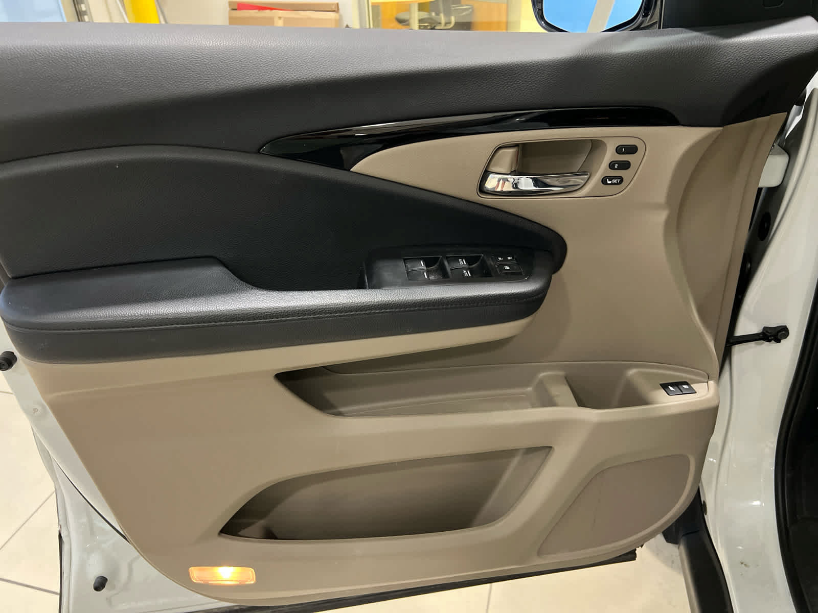 Used 2021 Honda Pilot Touring image 14