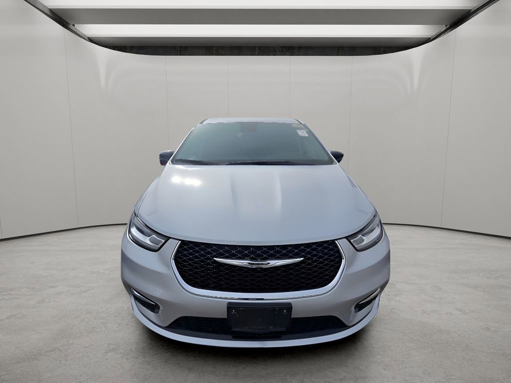 Used 2024 Chrysler Pacifica Select image 12