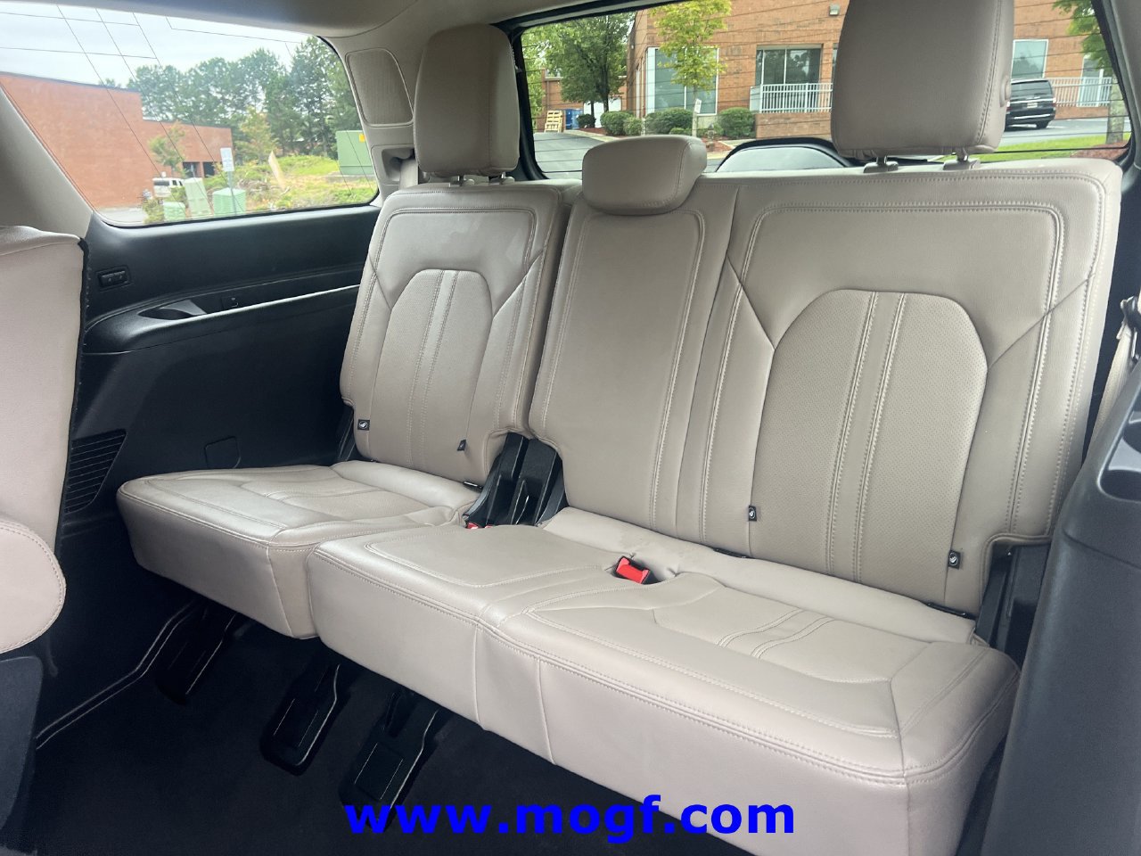 Used 2024 Ford Expedition Limited RWD image 23